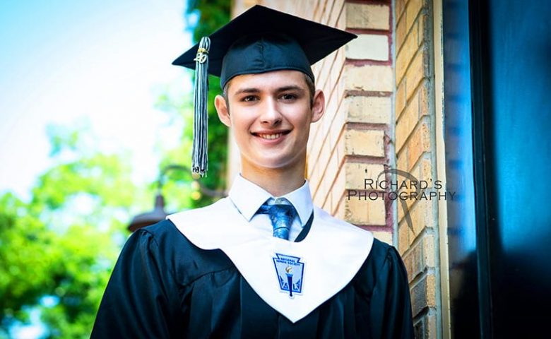 graduation-photos-in-cap-and-gown-at-the-pearl-brewery-san-antonio