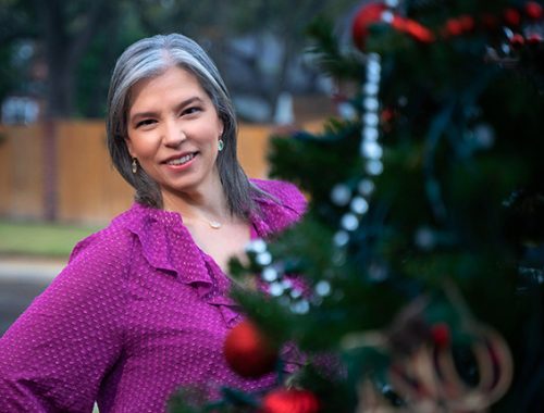 professional photo san antonio woman Christmas tree